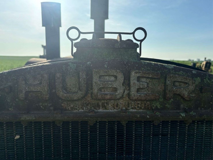 huber-4-cylinder-tractor-image-9