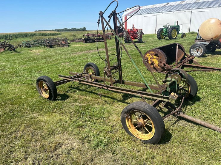 antique-john-deere-hoist-image-8