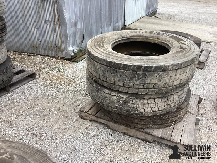 11r22.5-tires-image-2