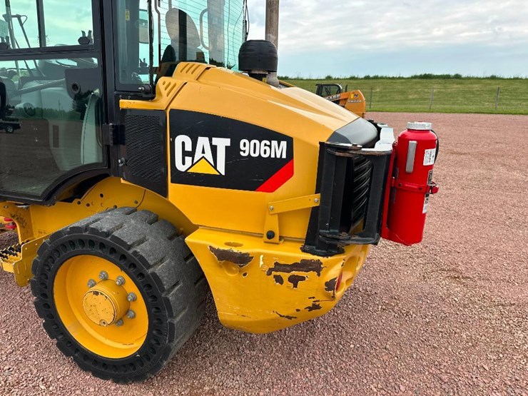 2019-caterpillar-906m-image-23