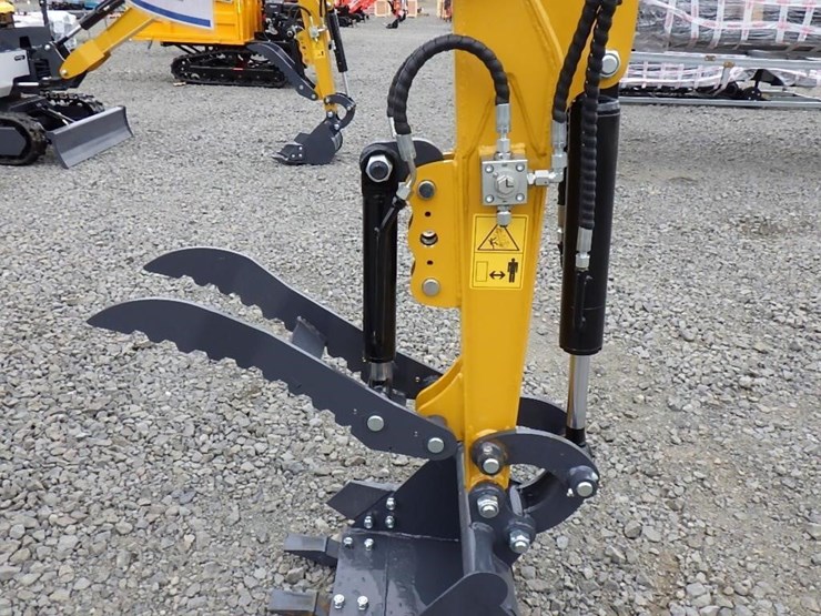 2025-sdlanch-sdle20-hydraulic-excavator-image-13