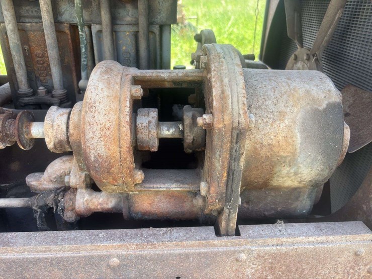 caterpillar-twenty-crawler-image-32