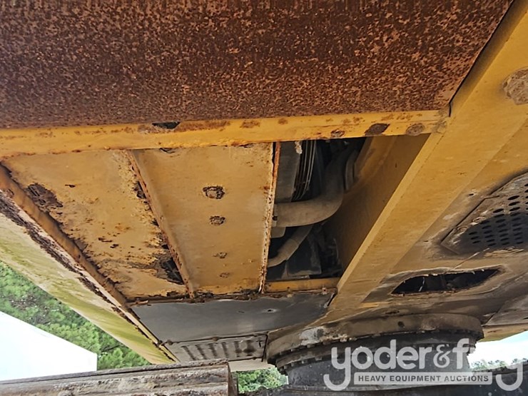2011-deere-250g-lc-image-50