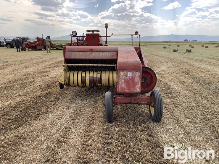 new-holland-1280-small-square-baler-image-2