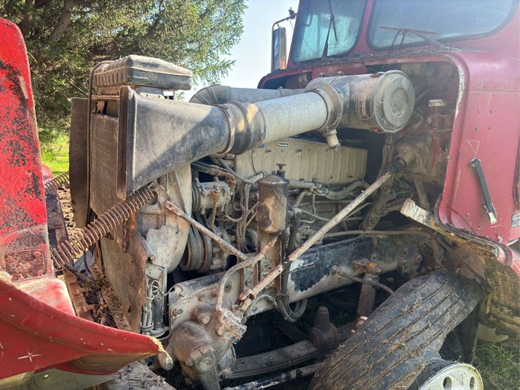 freightliner-semi-with-cummins-engine-image-73