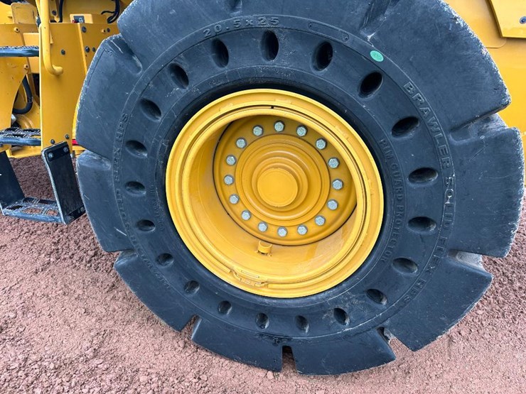 2019-caterpillar-938m-image-7