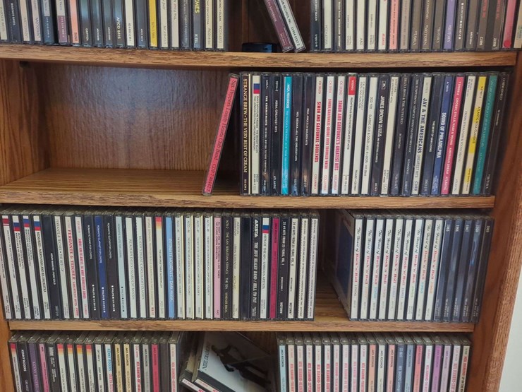 cd-tower-with-cd's-and-tape-cassettes---classics-image-3