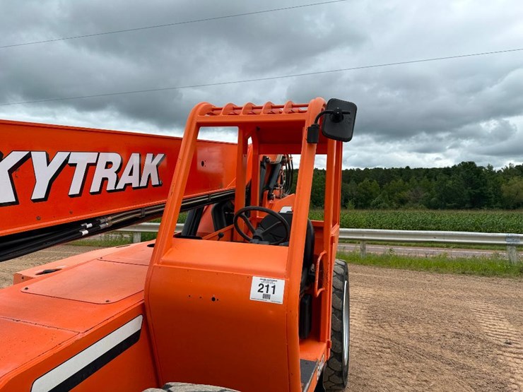 2015-sky-trak-6042-image-34