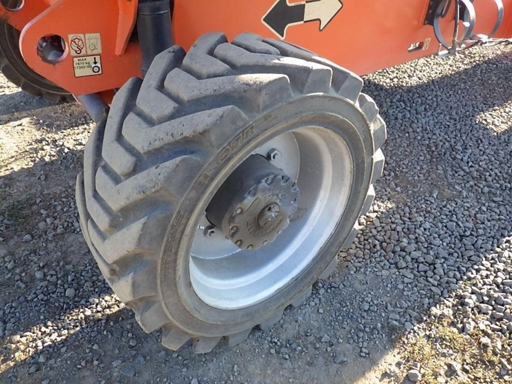 2007-jlg-800s-image-37