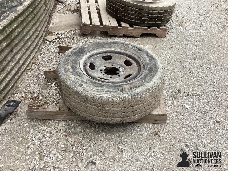 275/70r18-tire-&-rim-image-5