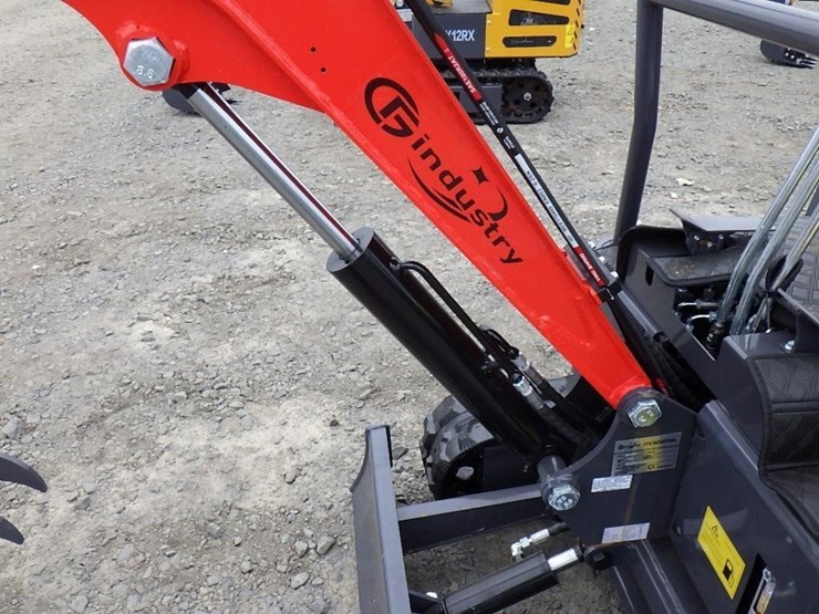 2025-cfg-mx15rx-hydraulic-excavator-image-8