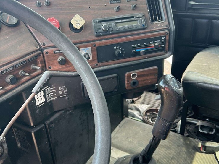 2000-freightliner-s/a-daycab-truck-*inop-image-24