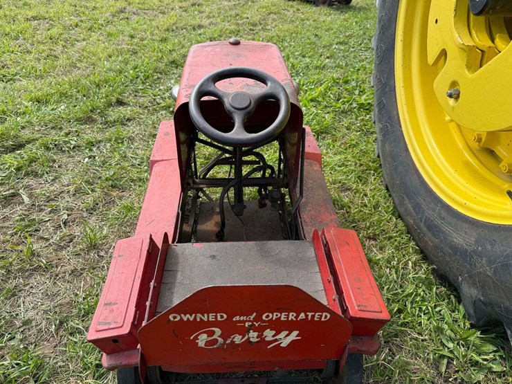 new-london-electric-caterpillar-on-wheels-image-4