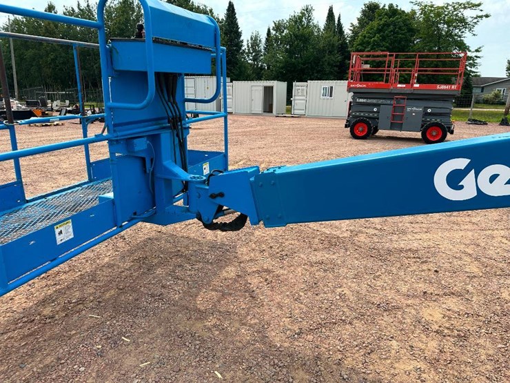 2008-genie-s40-image-28