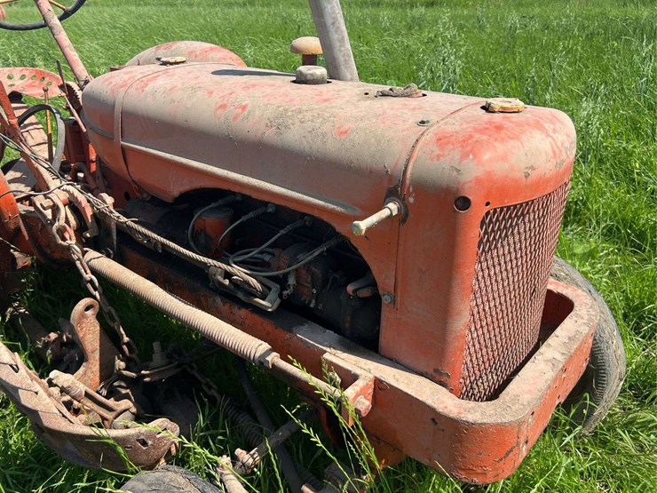 allis-chalmers-with-sickle-mower-image-10
