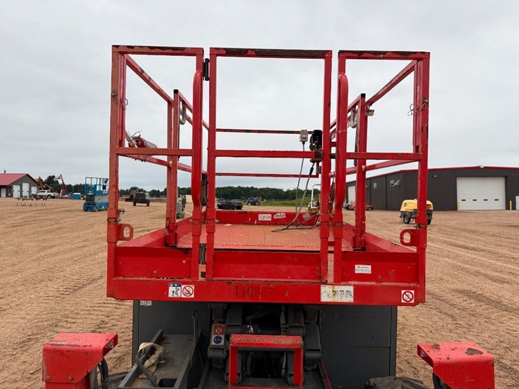 2020-skyjack-sj6826rt-image-18