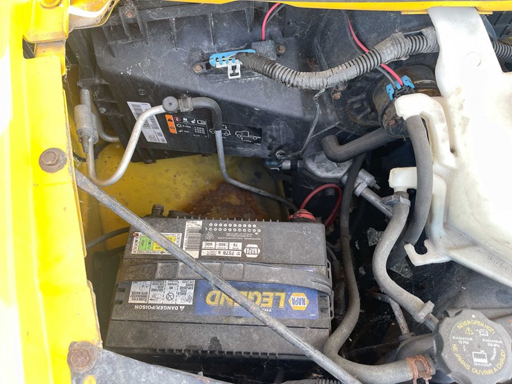 #1296-•-2012-gmc-savana-box-truck-(has-wi-title)-(of)-image-12