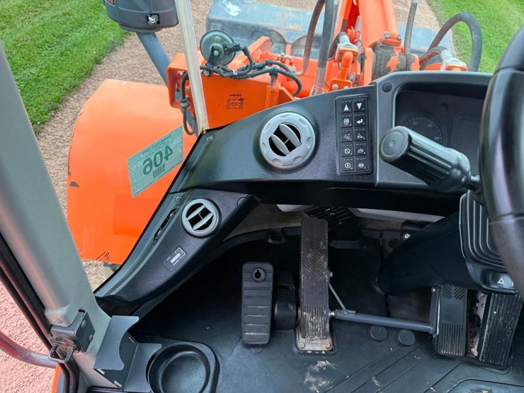 2017-doosan-dl220-5-image-52