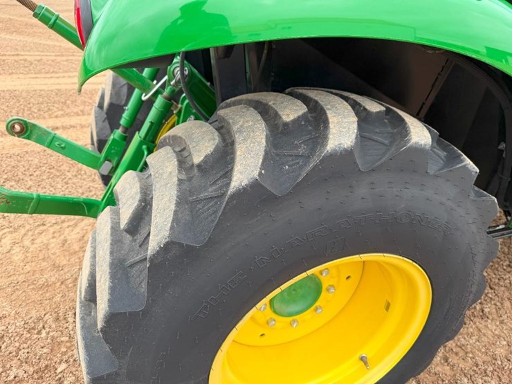 2020-john-deere-3033r-image-10