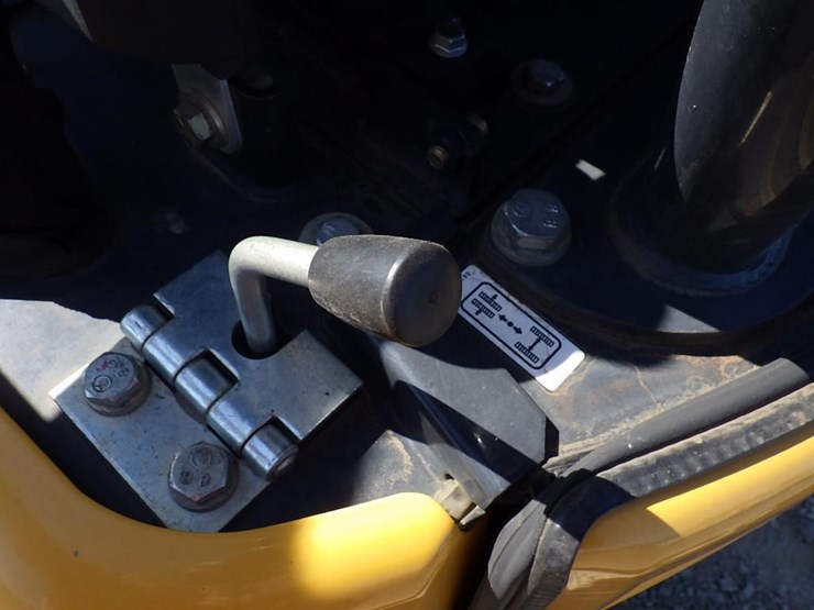 2019-deere-17g-image-29