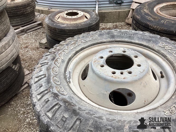 245/75r17-tires-&-rims-image-16