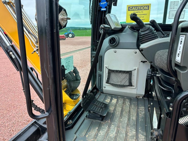 2019-caterpillar-303.5e2-cr-image-54