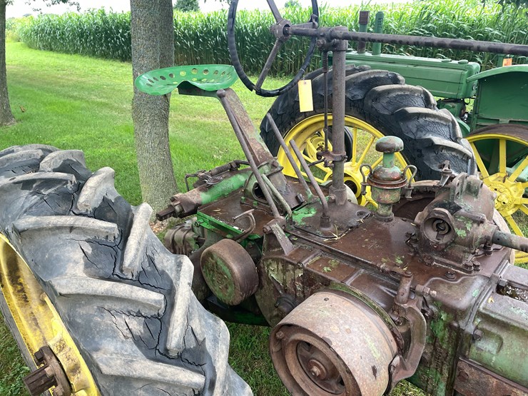 #6676-•-john-deere-parts-tractor-image-22