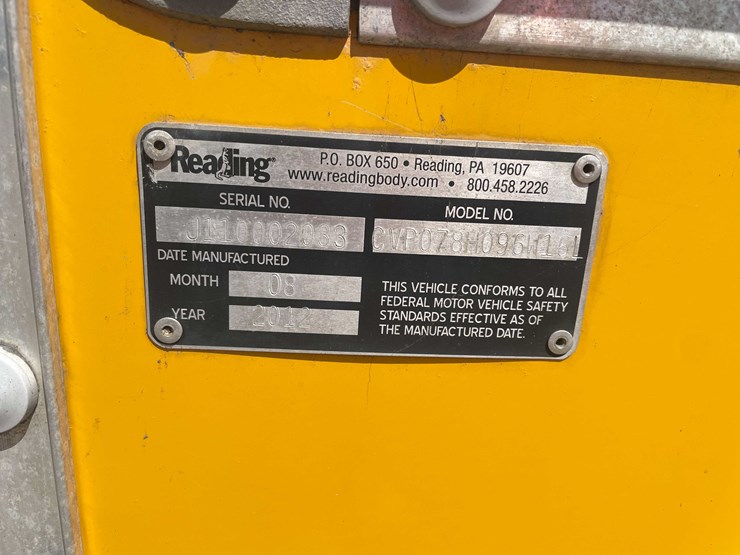 #1296-•-2012-gmc-savana-box-truck-(has-wi-title)-(of)-image-35