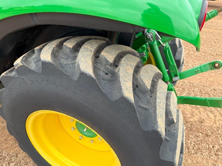 2020-john-deere-3033r-image-7