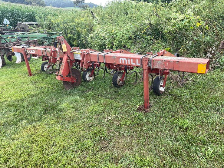 #7461-•-miller-row-crop-cultivator-image-1
