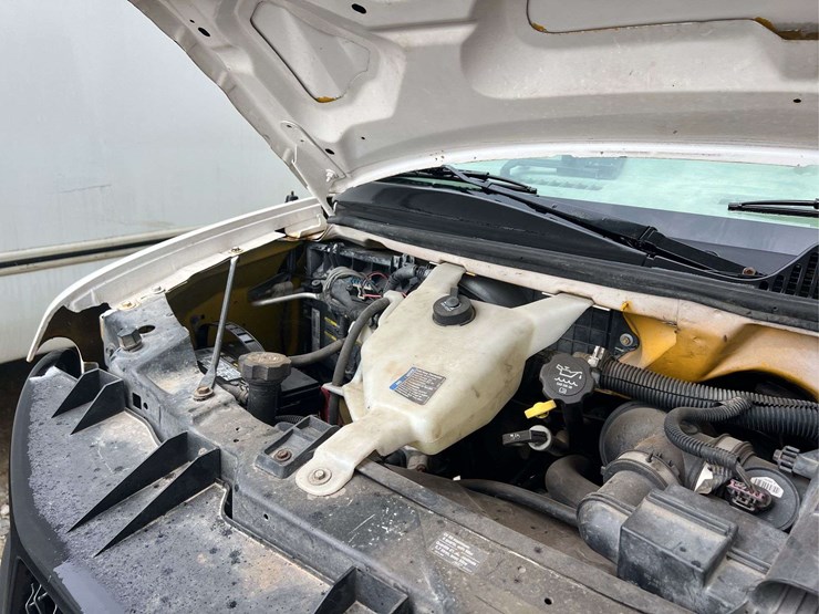 2010-gmc-3500-image-26