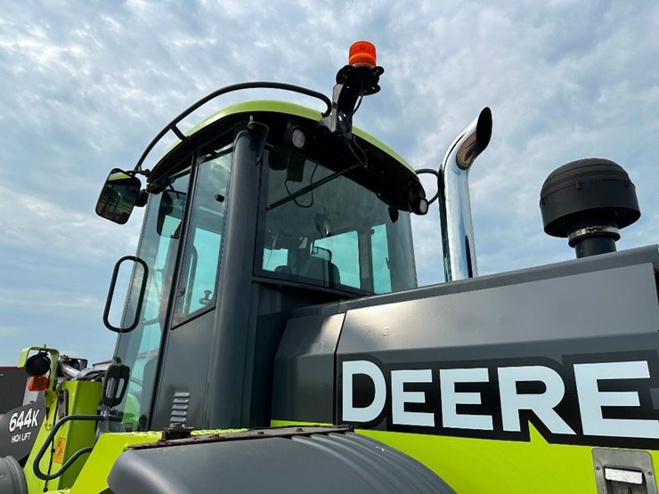 2010-deere-644k-image-18