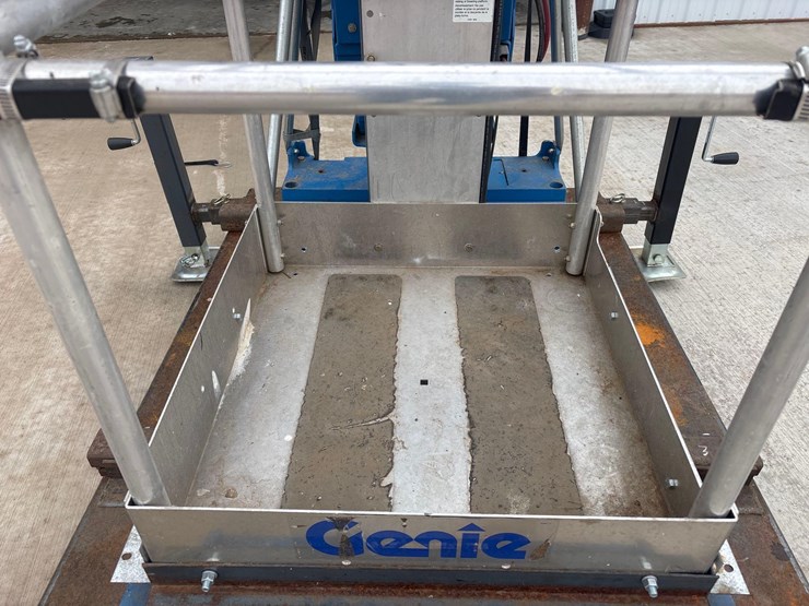 2000-genie-lift-image-5