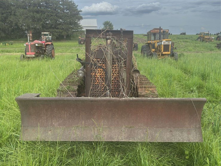 oliver-cleatrac-adh-crawler-image-8