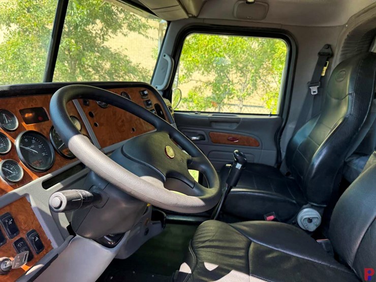2007-peterbilt-378-image-5
