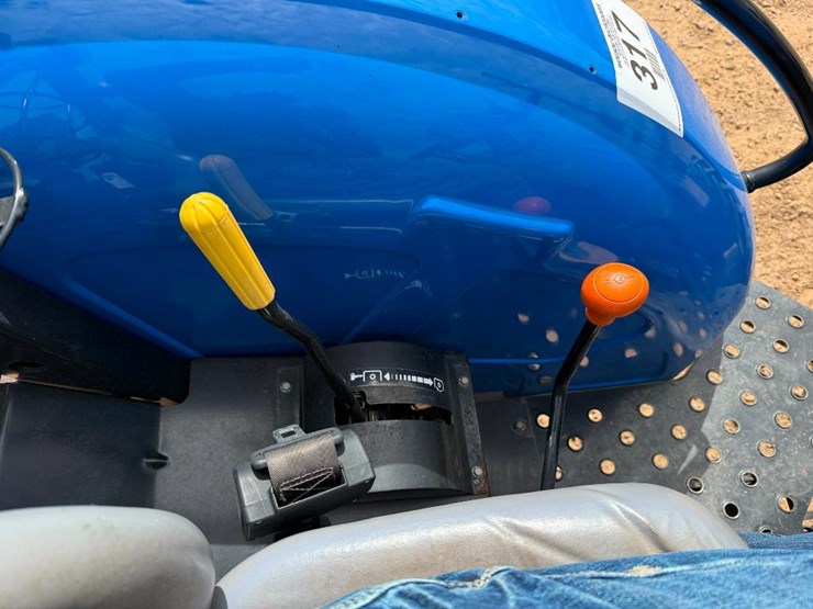 2019-new-holland-workmaster-70-image-50