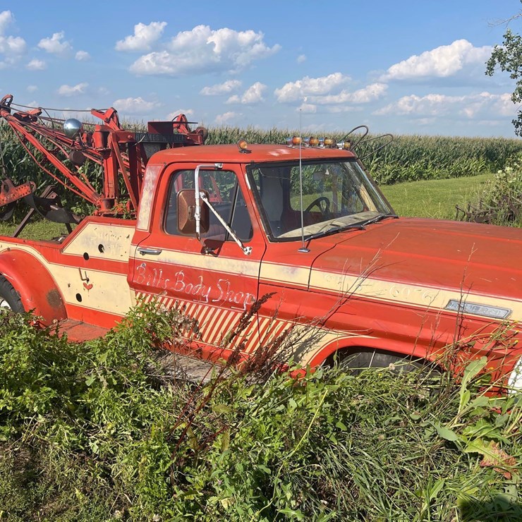 Ford Tow truck