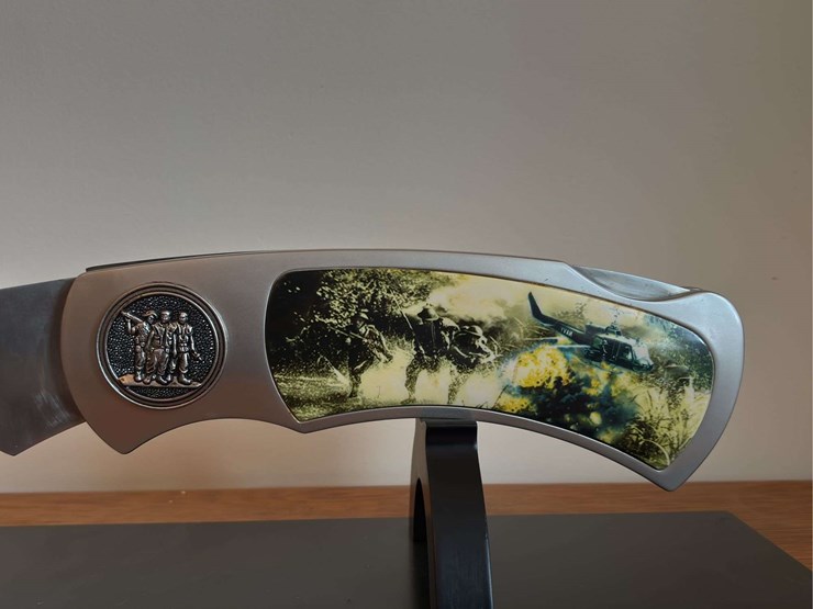 giant-vietnam-war-pocket-knife-on-stand-image-6