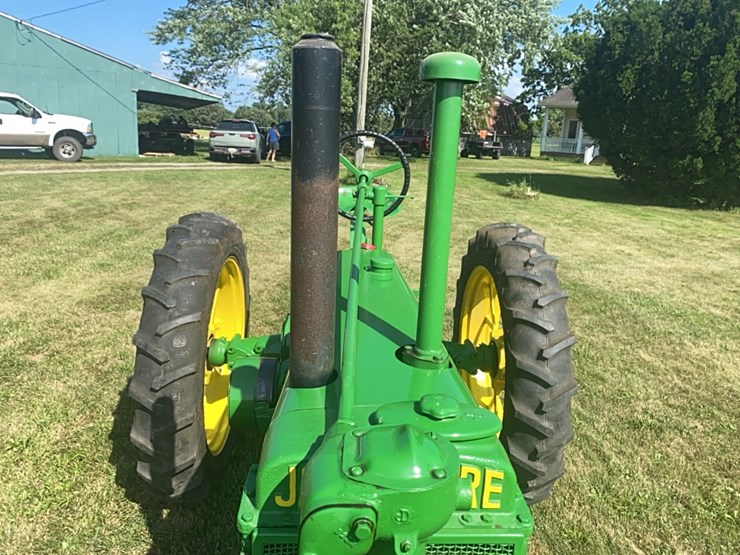 john-deere-b-image-8