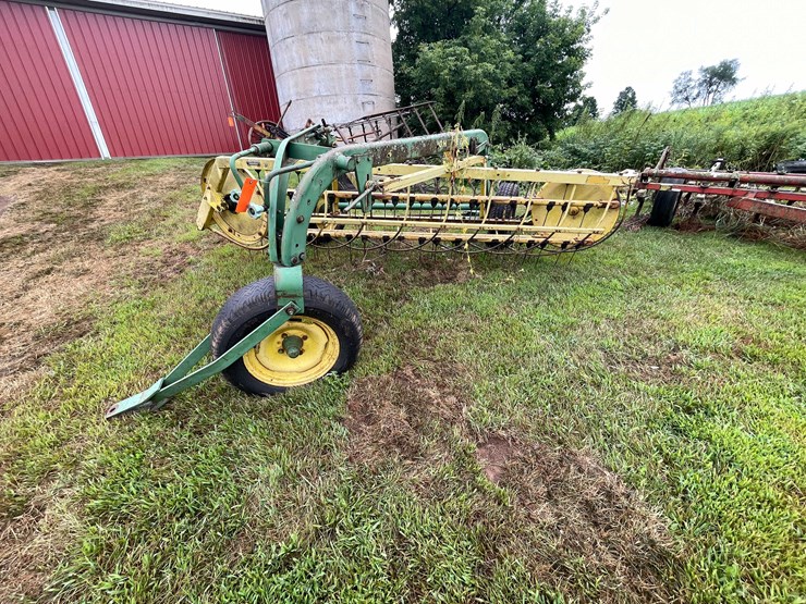 #7454-•-john-deere-hay-rake-image-2