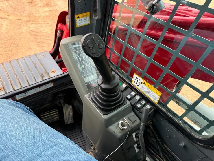 2015-takeuchi-tl12-image-34