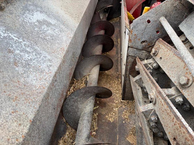 new-holland-770-image-20