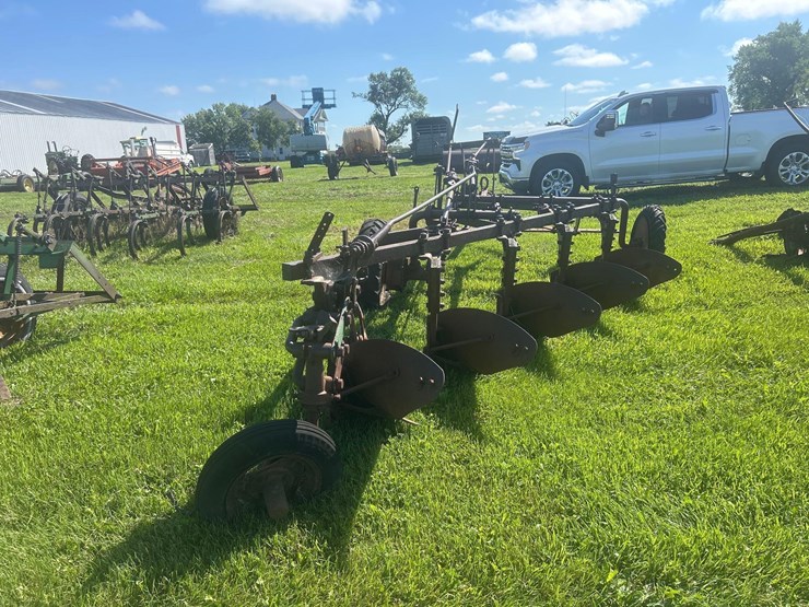 john-deere-plow-image-5