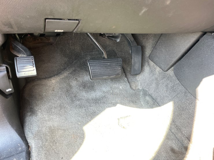 #6288-•-2008-chevy-suburban-(has-wi-title)-image-18