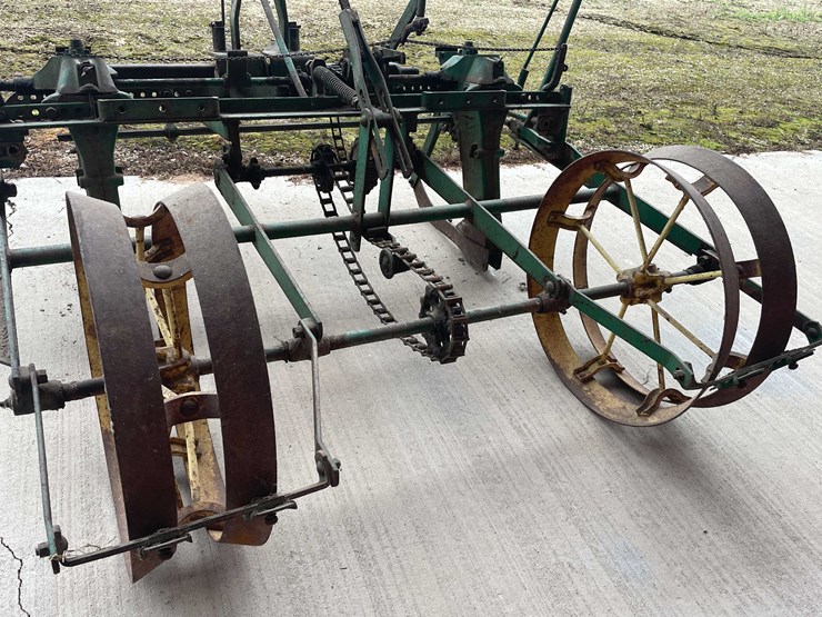 #6695-•-vintage-john-deere-farm-equipment-image-5