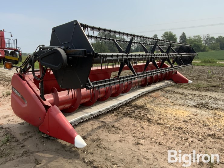 2011-case-ih-3020-image-3