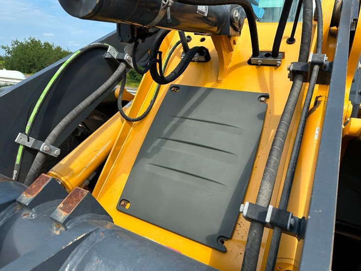 2014-deere-344k-image-31