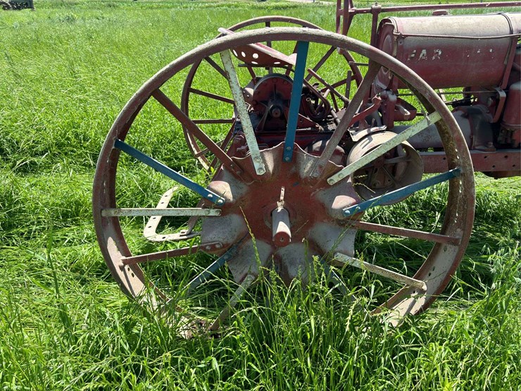 farmall-f12-image-23