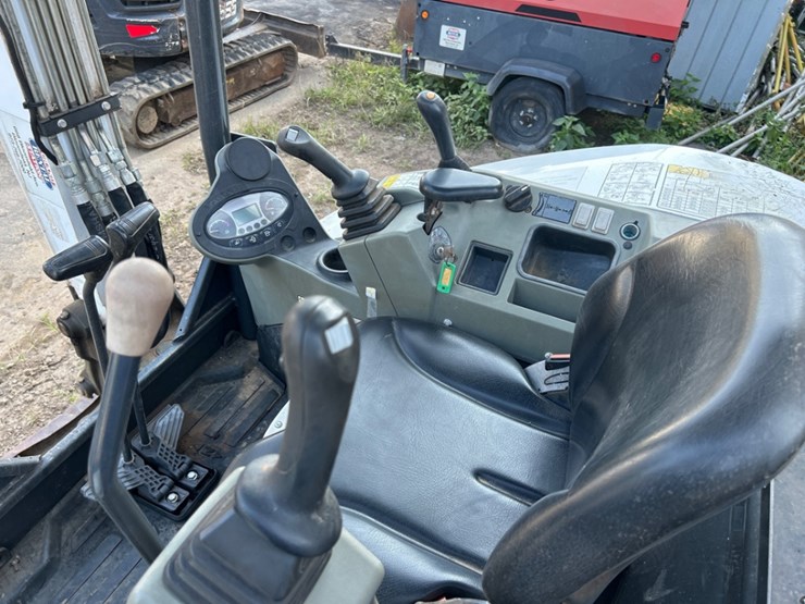 2019-bobcat-e35-image-9