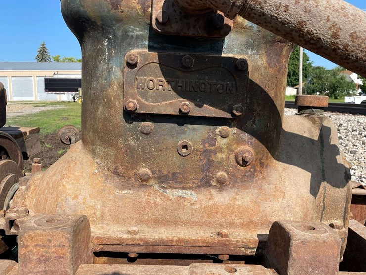 worthington-air-compressor-unit-on-highway-cart-image-41